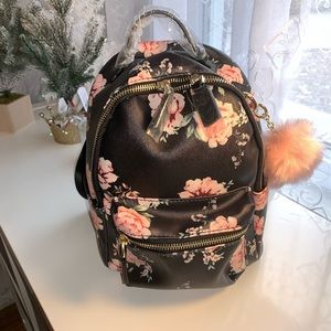 Small Flowered Backpack 🌸